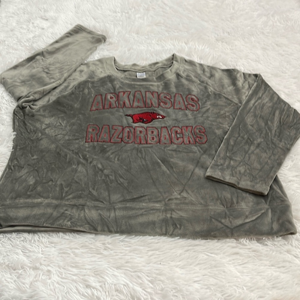 ARKANSAS RAZORBACKS LIV CASUAL WOMENS PULLOVER VELOUR TOP GRAY , SIZE XXL